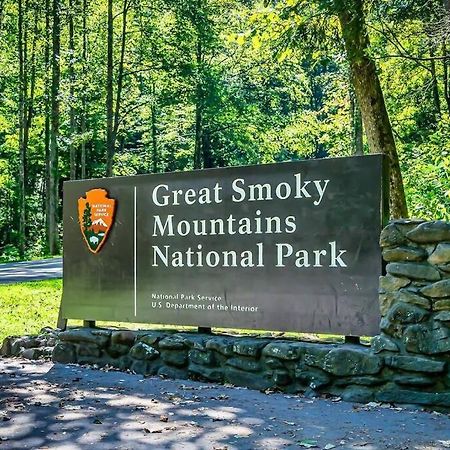 Breathtaking Views Of The Smokies, 3 Mins To Gatlinburg Villa Kültér fotó