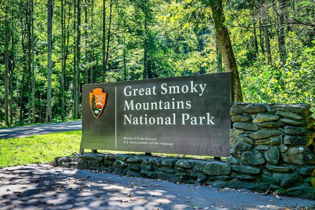 Breathtaking Views Of The Smokies, 3 Mins To Gatlinburg Villa Kültér fotó
